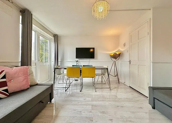 House 36 Villa London